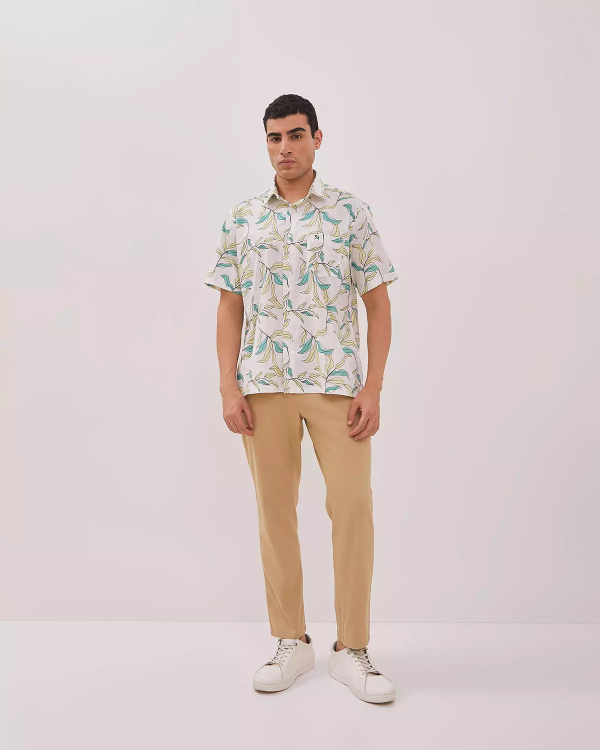 MEN'S WHITE SHORT-SLEEVED SHIRT