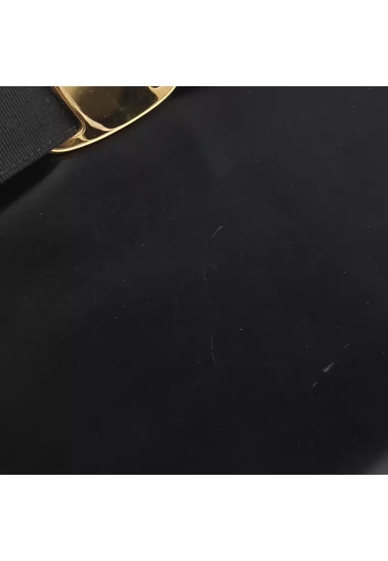 Pre-Loved Salvatore Ferragamo vara ribbon Handbag leather black 2WAY