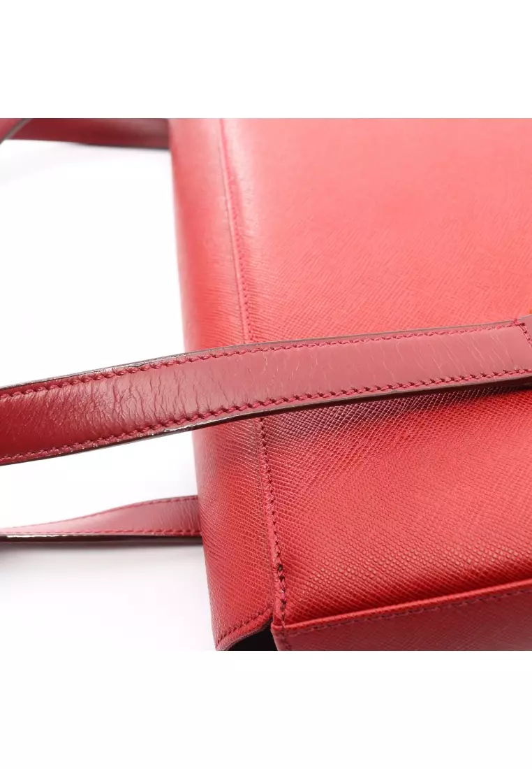 burberry tote red