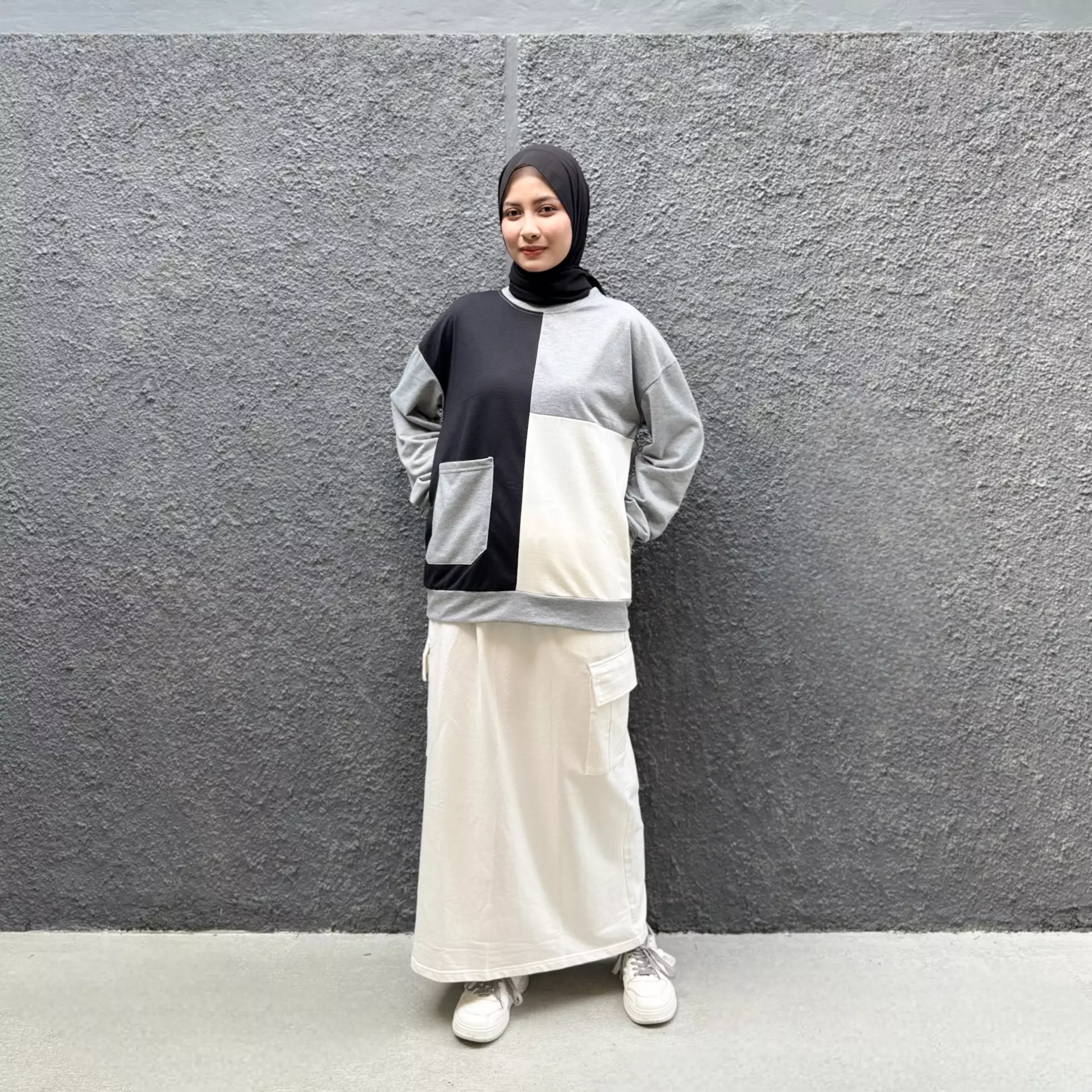 Atasan Wanita - Sweater Monochrome GREY
