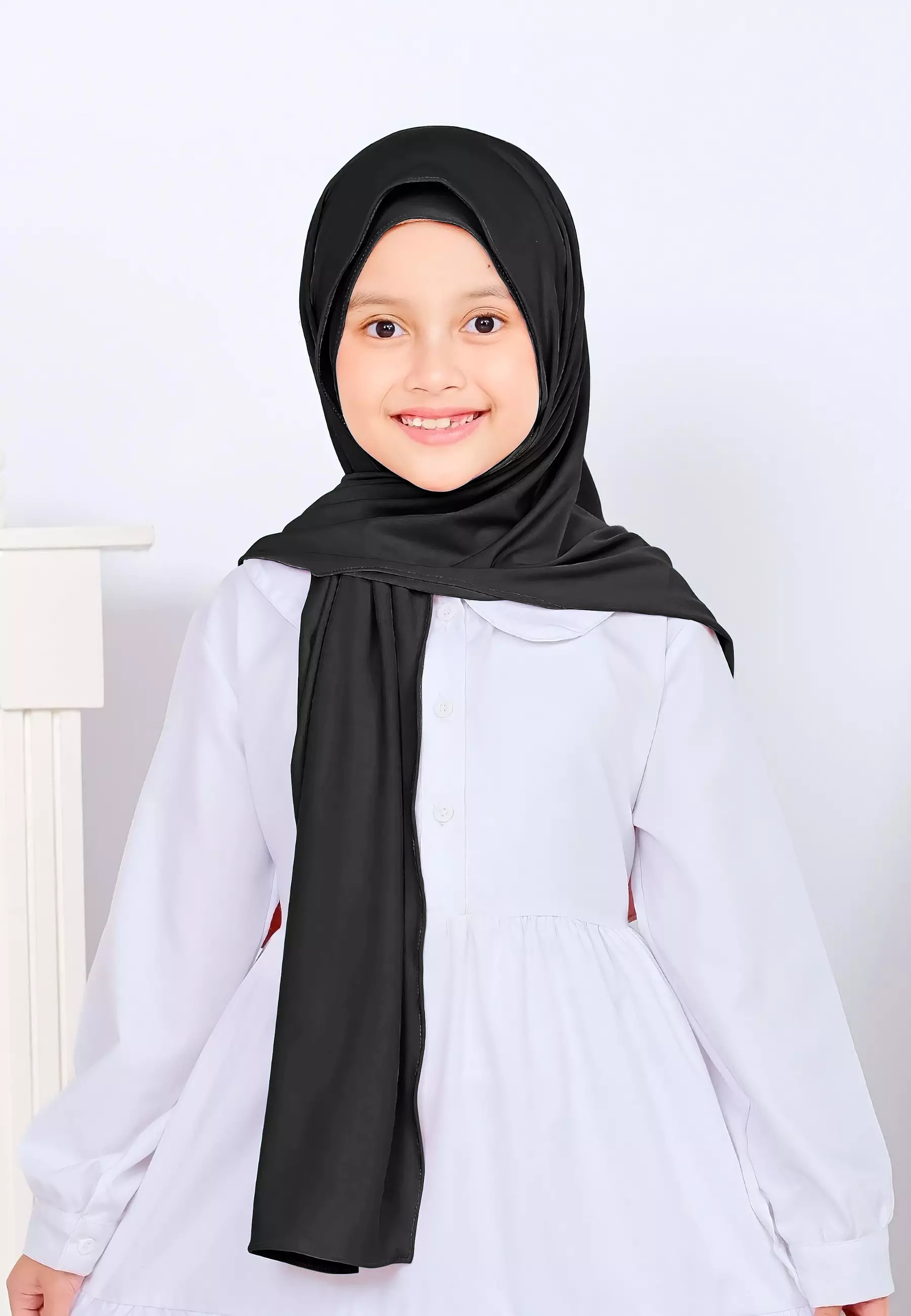 Hagia Curved Pashmina | Hijab Instan Anak | Kerudung Pashmina Inner Oval Anak - Charcoal Black