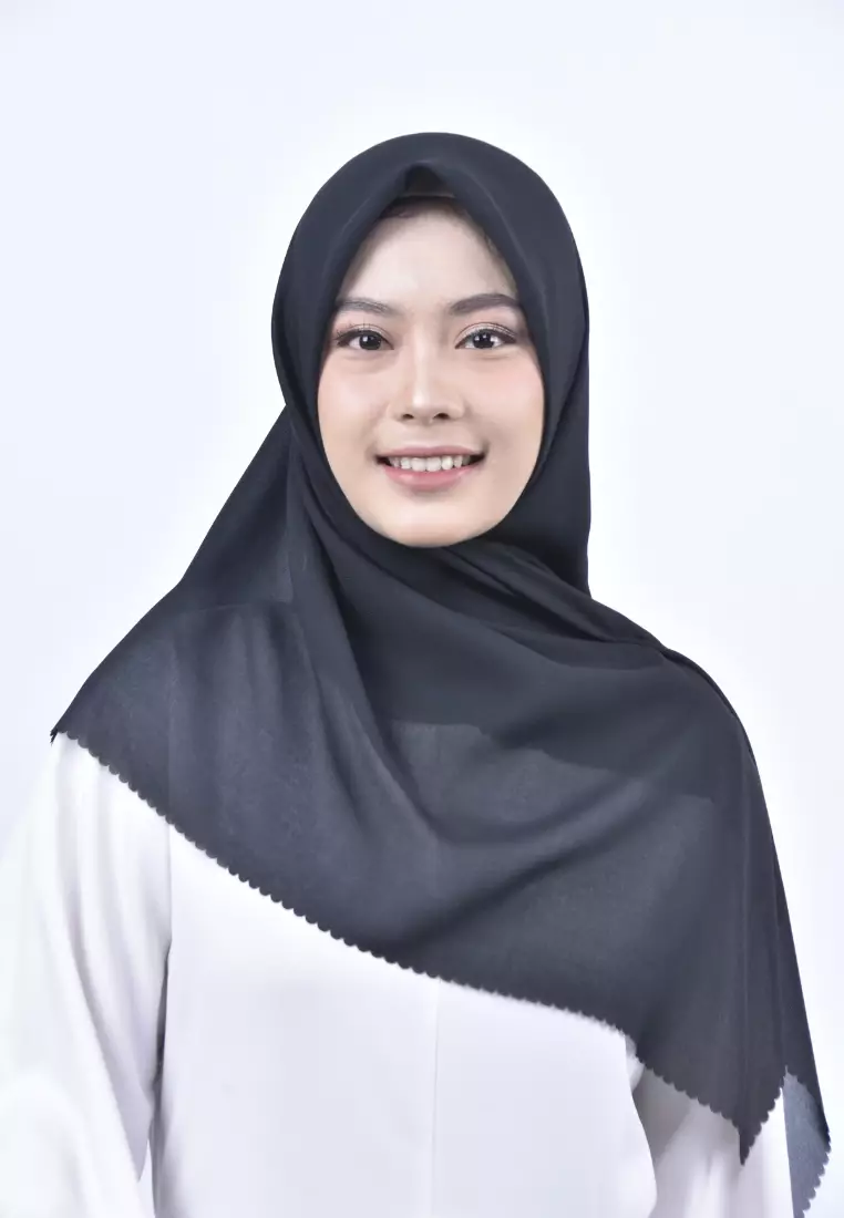 Hijab Segi 4 Bella Basic Lasercut Black