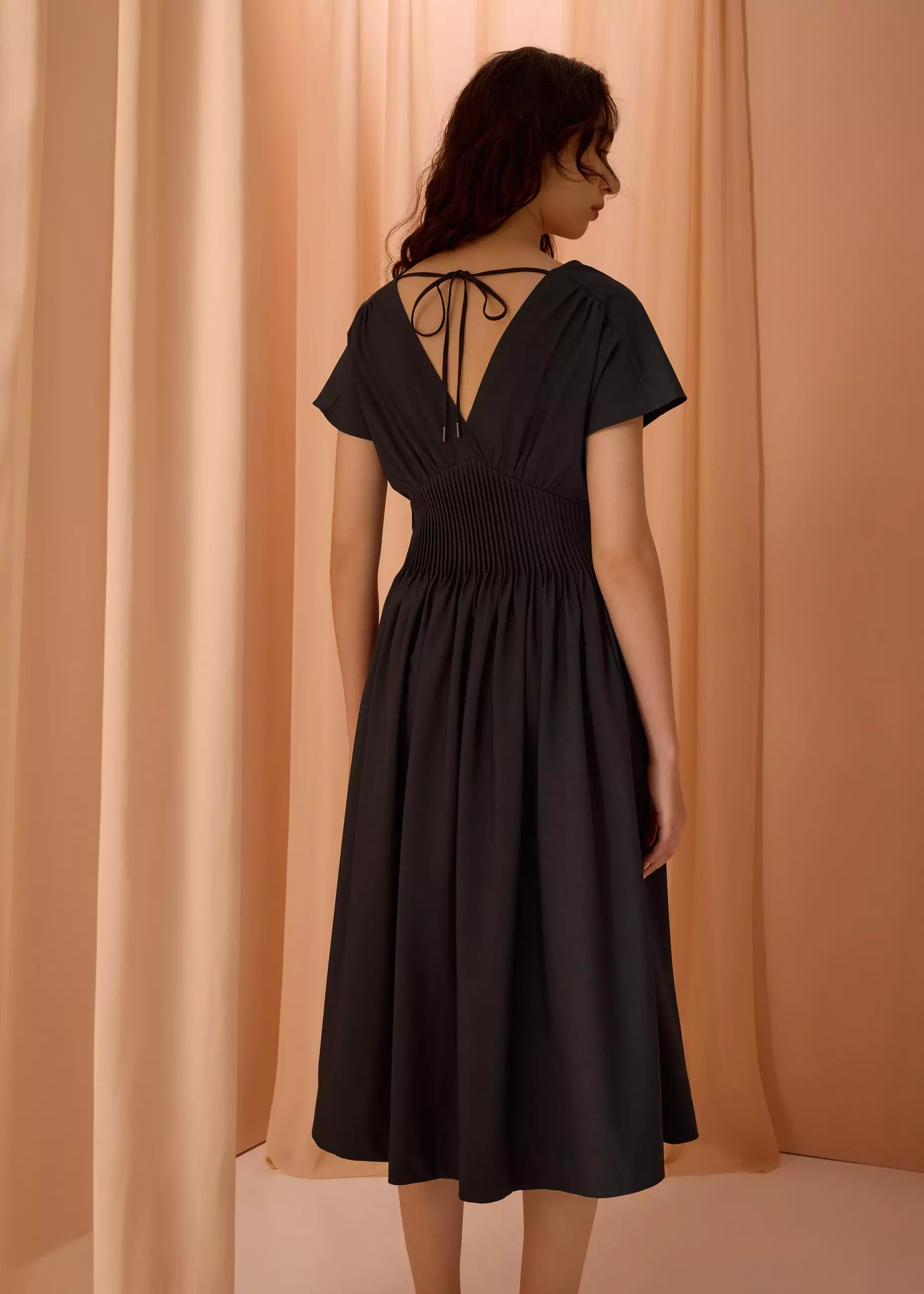 Dress Wanita - Trinh Pintuck Plunge Fit & Flare Midaxi Dress