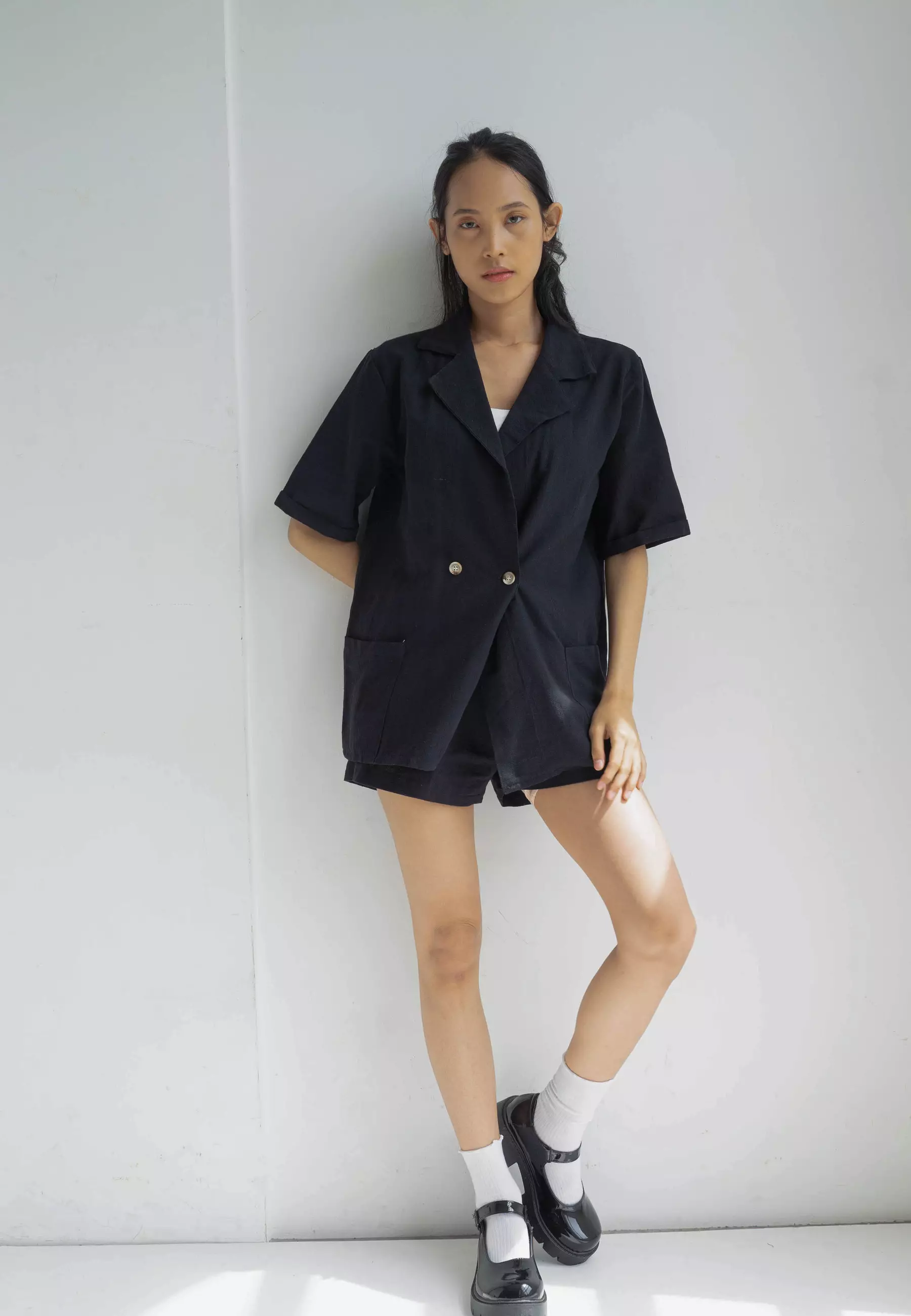 Houseofcuff Meadow Set in Black Setelan Blazer & Celana Pendek Linen