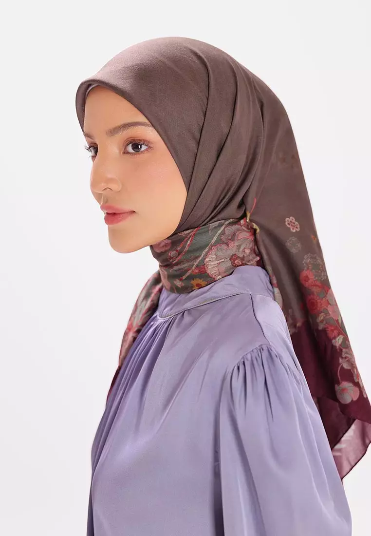 Ria Miranda Maroon Namia Scarf