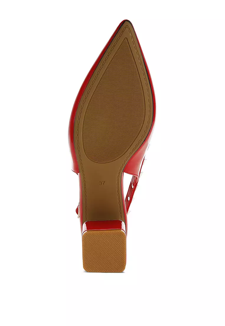 Sandal Slingback Berhiaskan Stud dalam Warna Merah