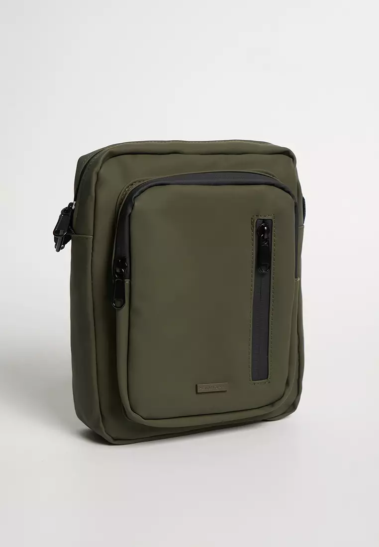 PU Coated Sling Bag with Metal Bar Branding