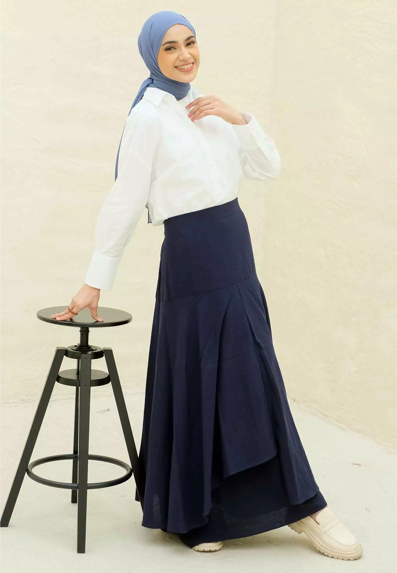 Aera Skirt Navy