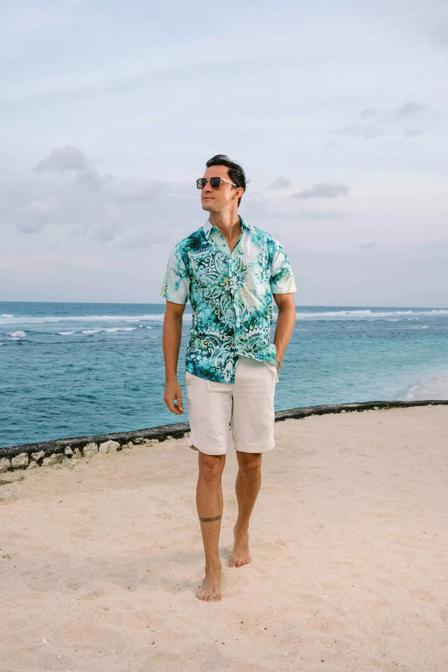 Kiva Turqoise Kemeja Pria  Pendek Slim Fit Digital Print