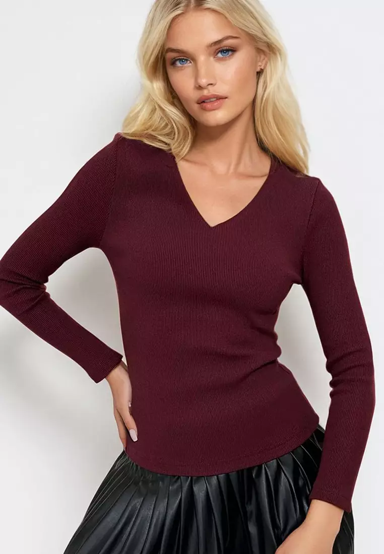 Women's Burgundy V Neck Camisole Basic Blouse Alc-X13290