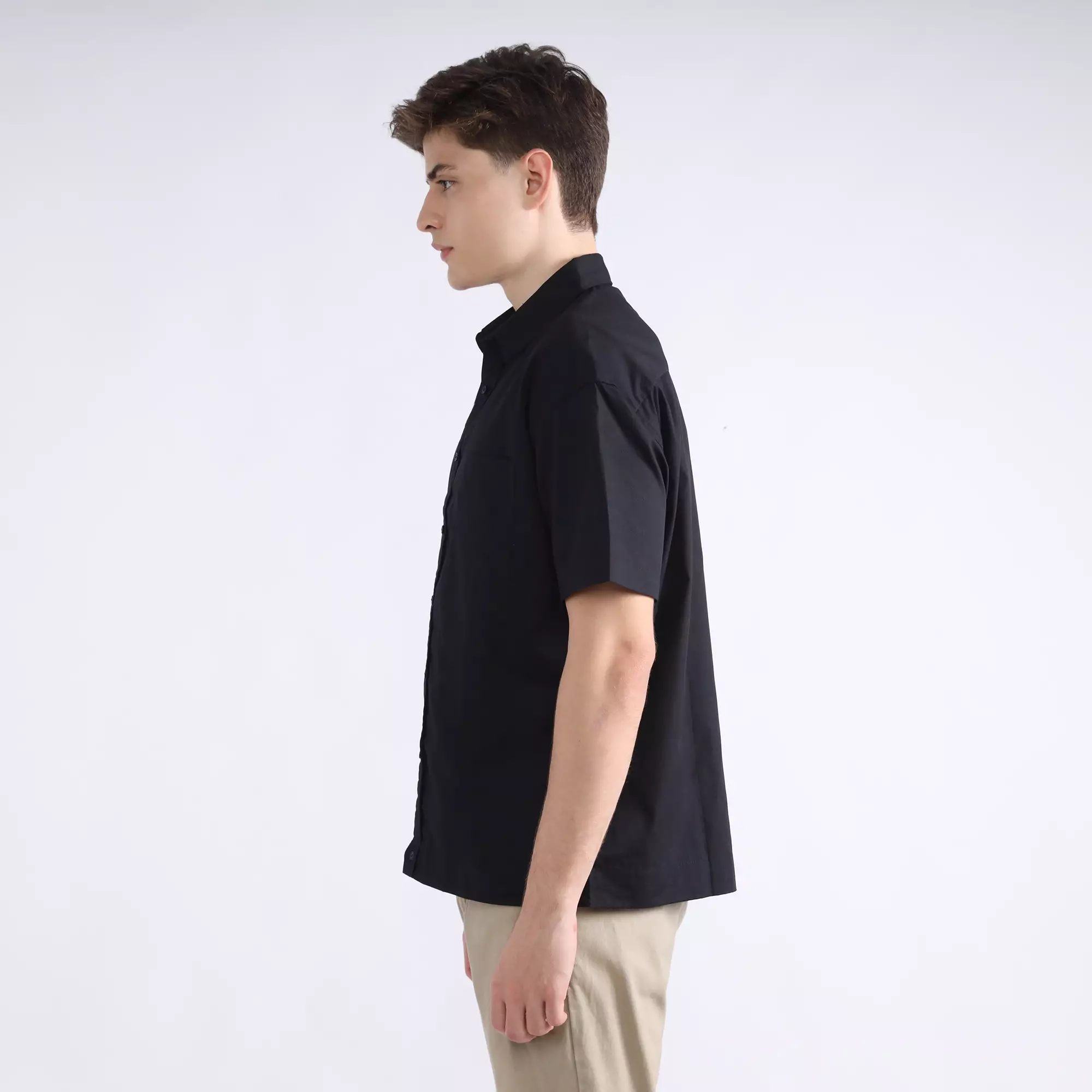 LARUSSO - Kemeja Pria Basic Poplin Oversize Lengan Pendek - Black