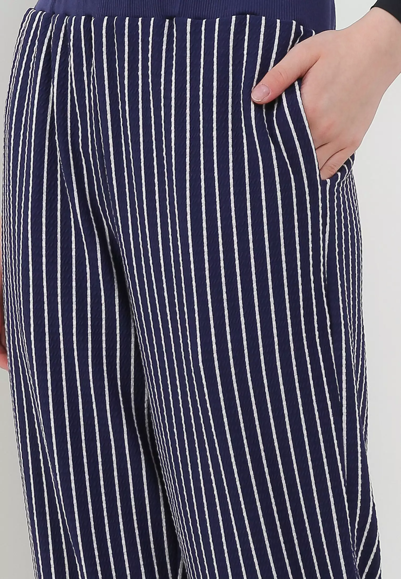MFMW Argaxella Celana Panjang Navy Motif Salur