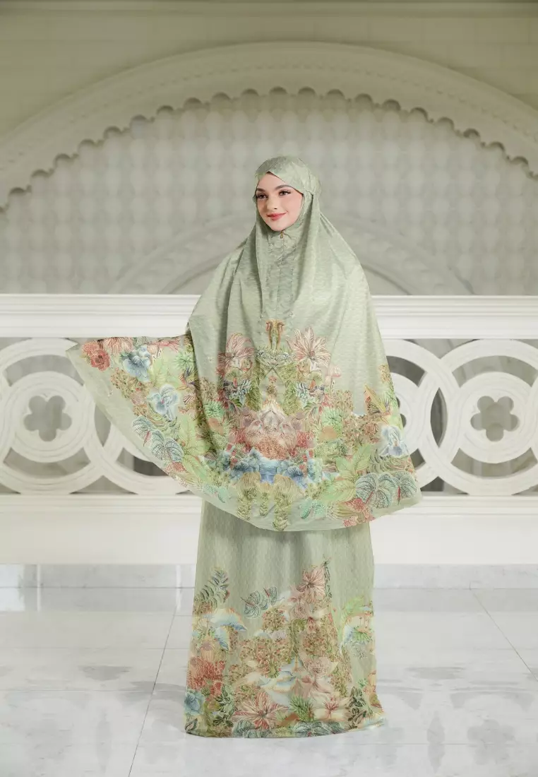 Forestis Capsule Prayer Robe - Pineleaf