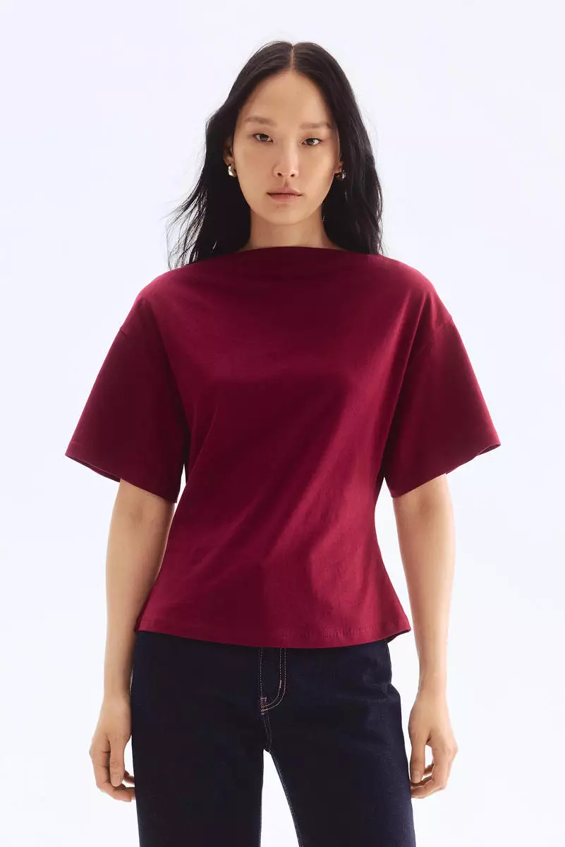Boat-neck cotton top