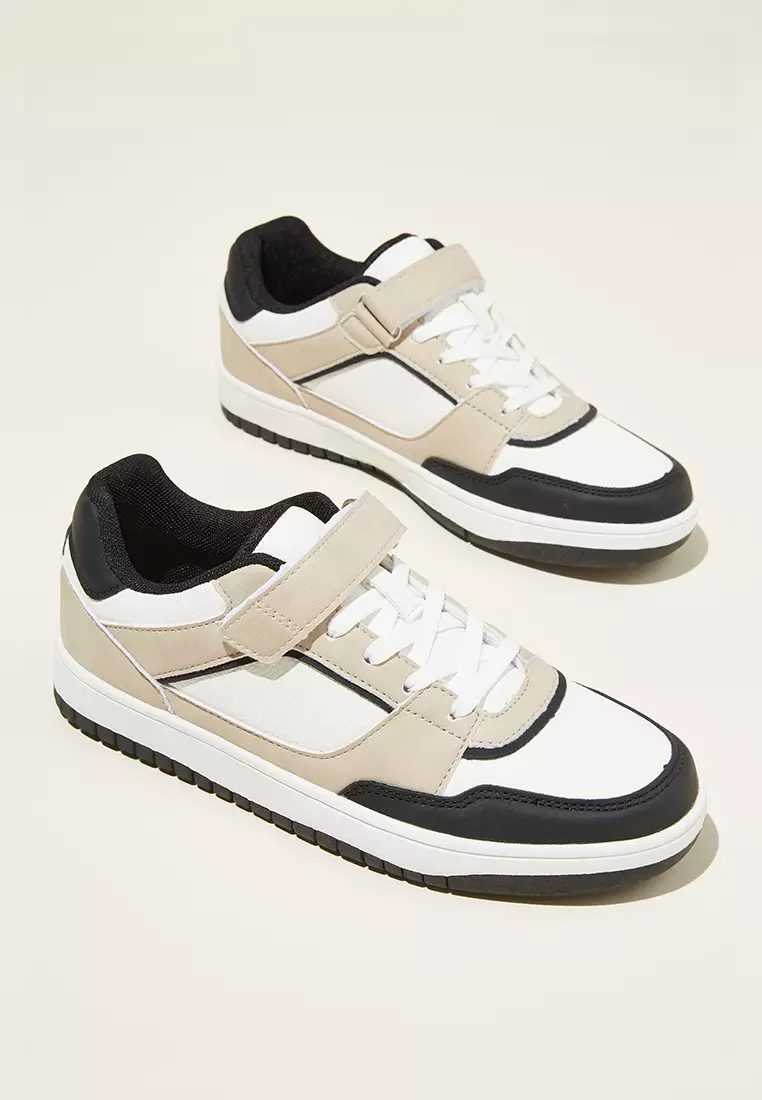 Velcro on sale skate shoes