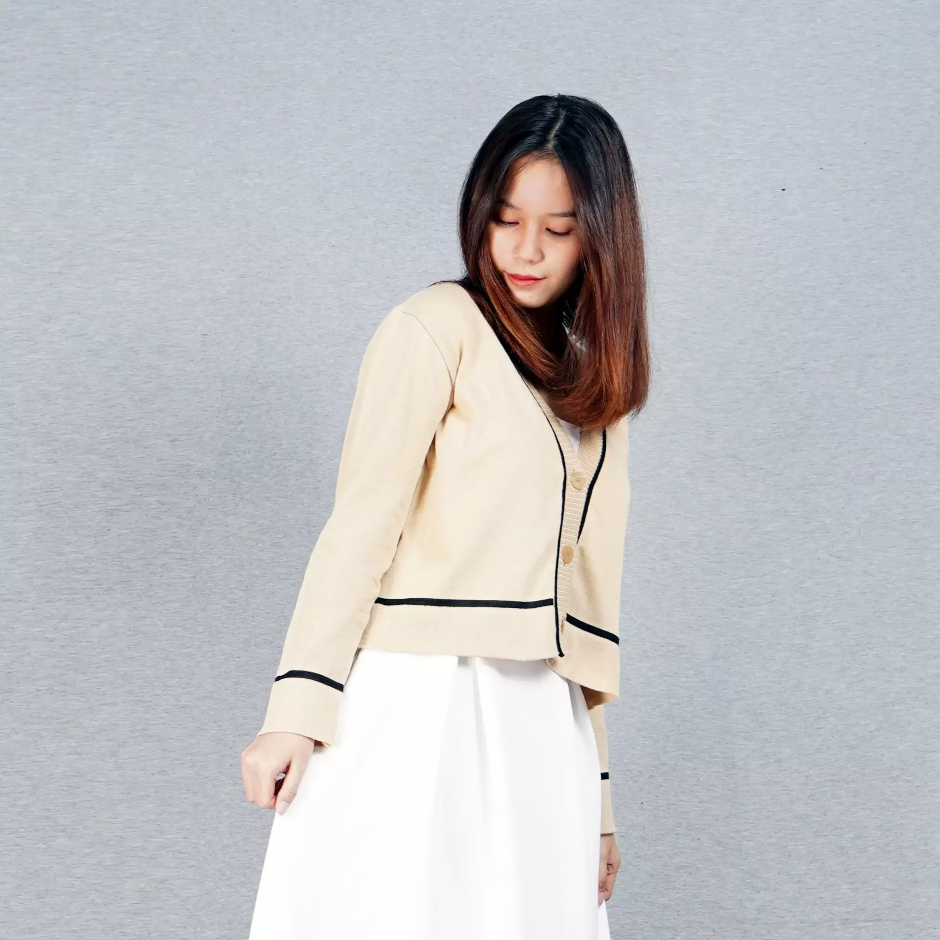 NICOLE Knit Cardigan Kardigan Rajut Wanita Cardigan Rajut Wanita - LATTE