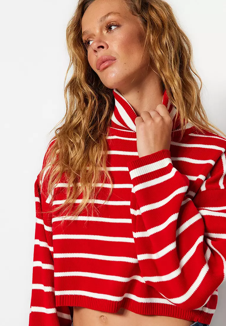 Red sweater deals crop