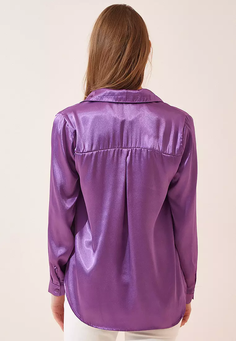 Slightly Flowing Satin Shirt