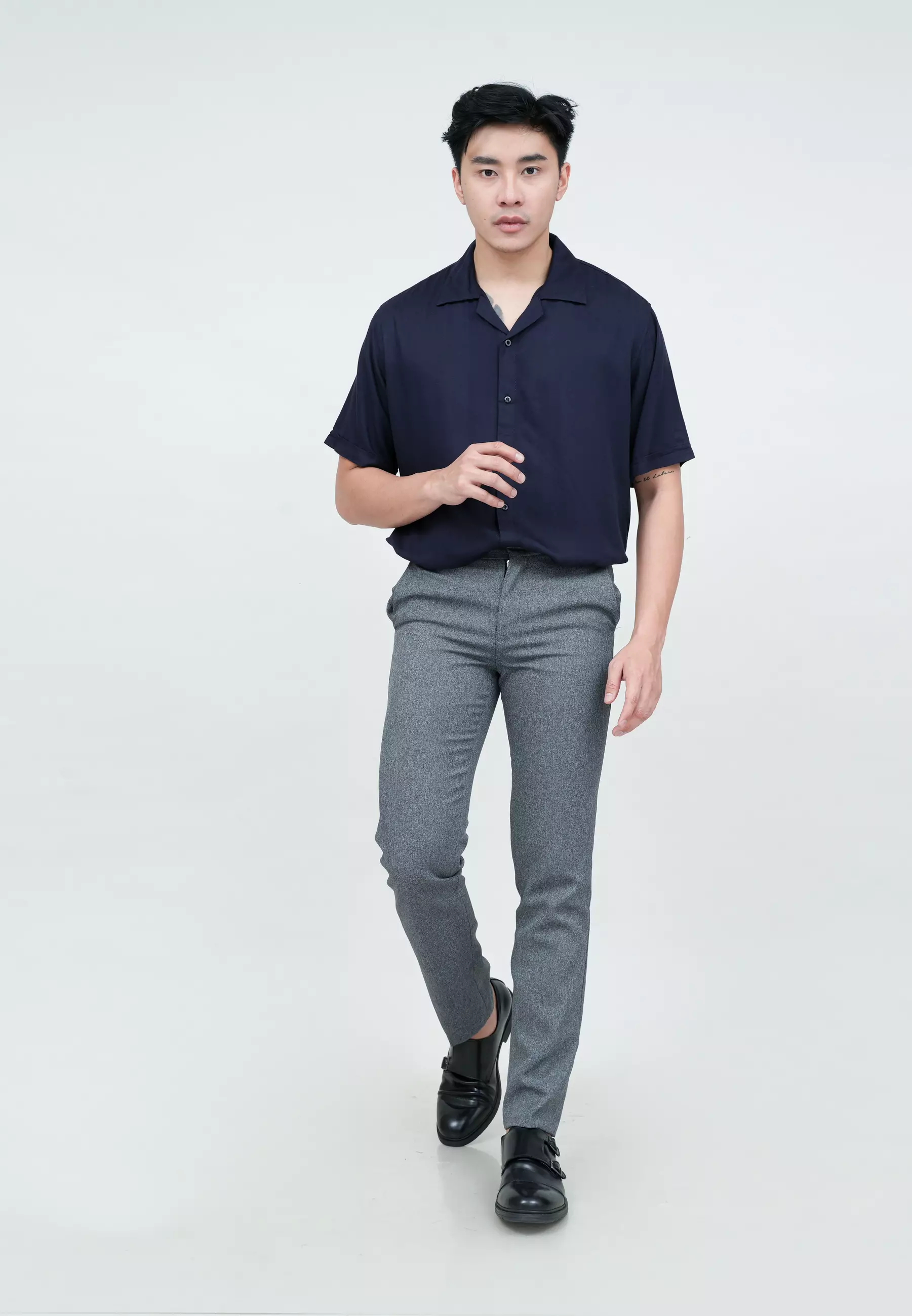 Houseofcuff Kemeja Bowling Lengan Pendek Rayon Shirt Navy