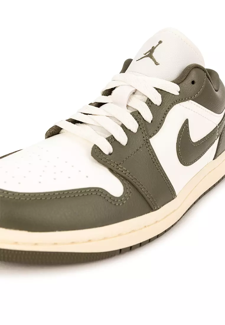 Air Jordan 1 Low Shoes