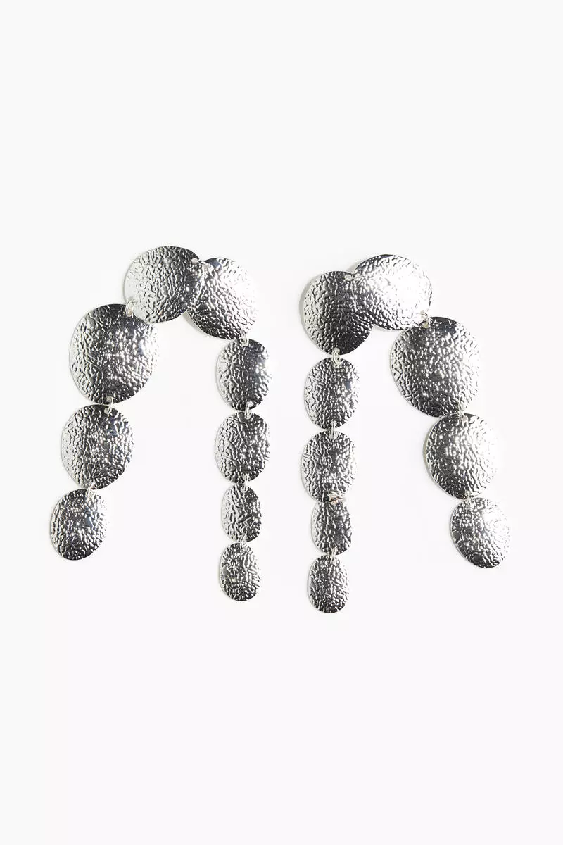 Metal-disc pendant earrings