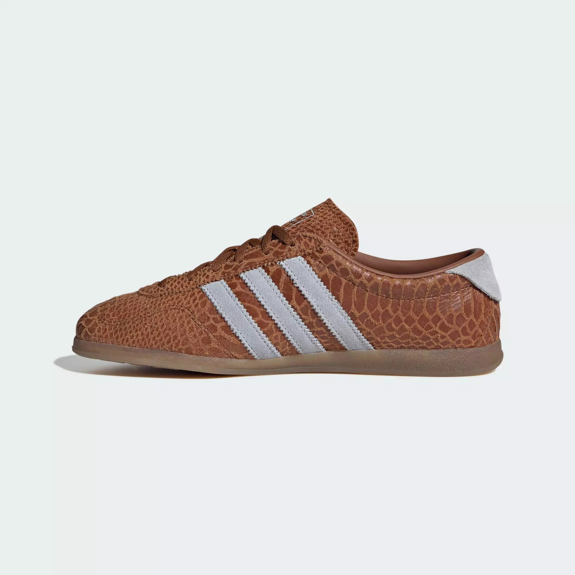 Lifestyle GAZELLE LO PRO SHOES Women Brown KI3578