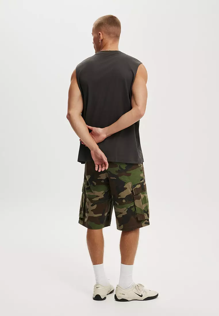 特寬鬆工裝短褲