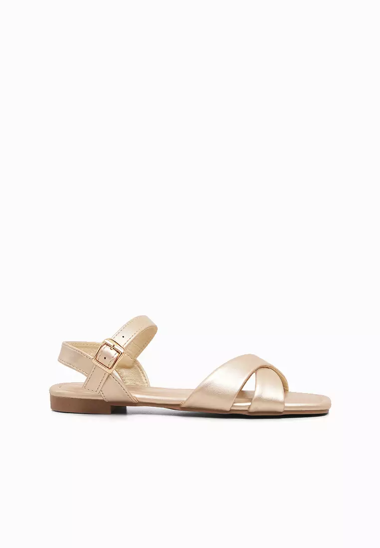Discount on CLN  shoes - SKU: Lyzette Sandals