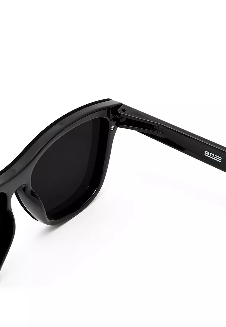 HAWKERS Black  One Venm Raw Sunglasses For Men And Women, Unisex. Official Product Designed And Made In Spain