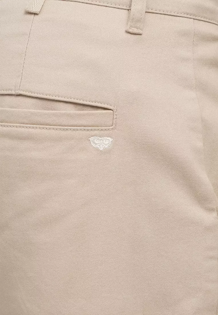 Comfort Slim Chinos