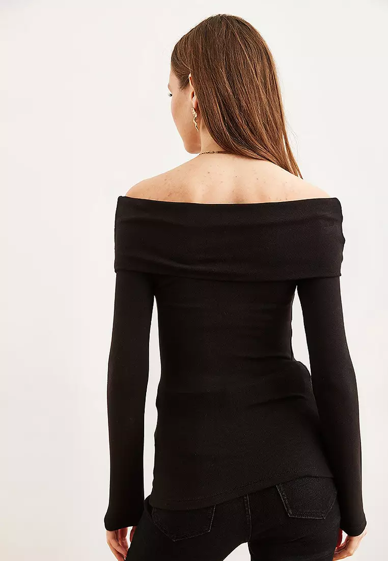 Madonna Collar Soft Touch Flexible Blouse