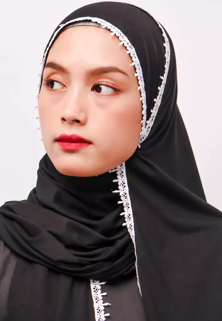 DH063 Lace Putih Hijab Pashmina Hitam