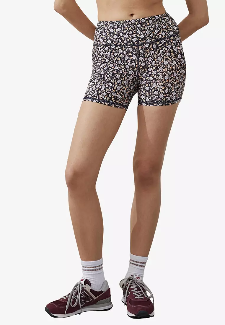 Nike Dri-FIT Tempo Women's 8cm (approx.) Leopard Print Running Shorts. Nike  ID