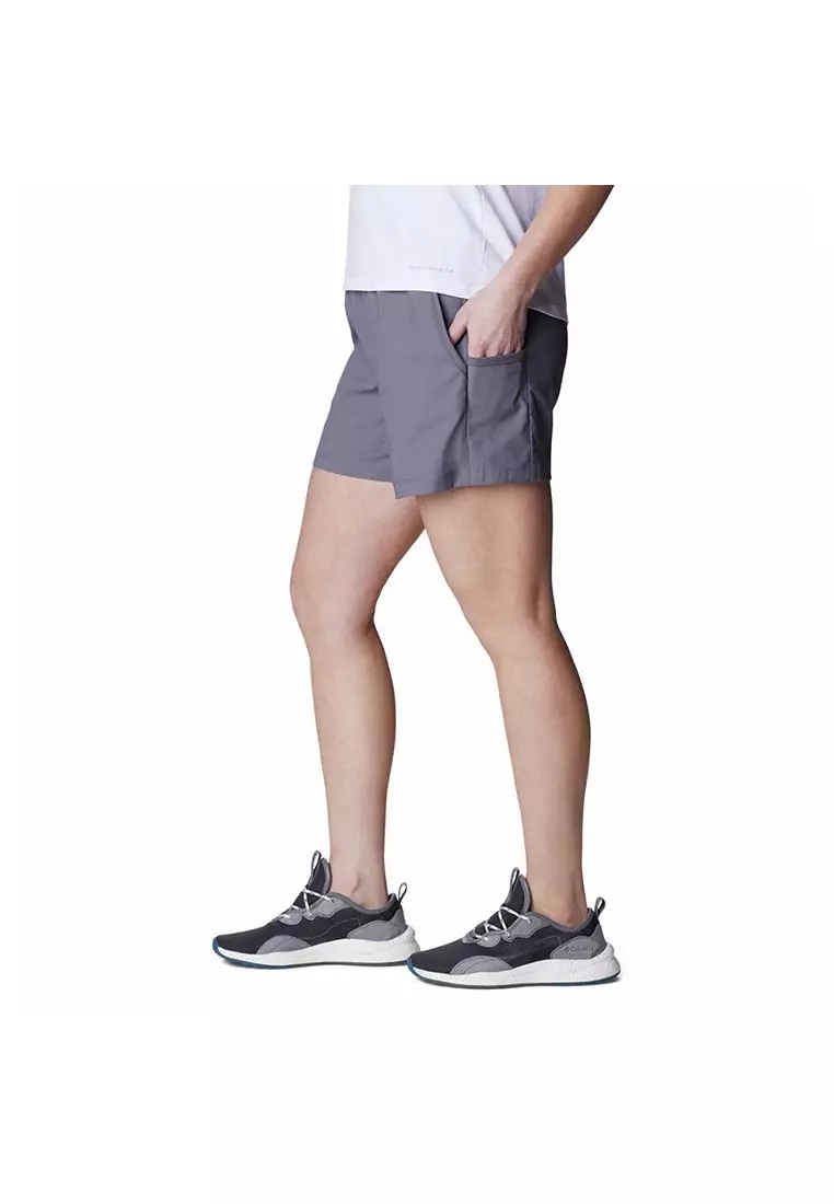 Women's Leslie Falls Short