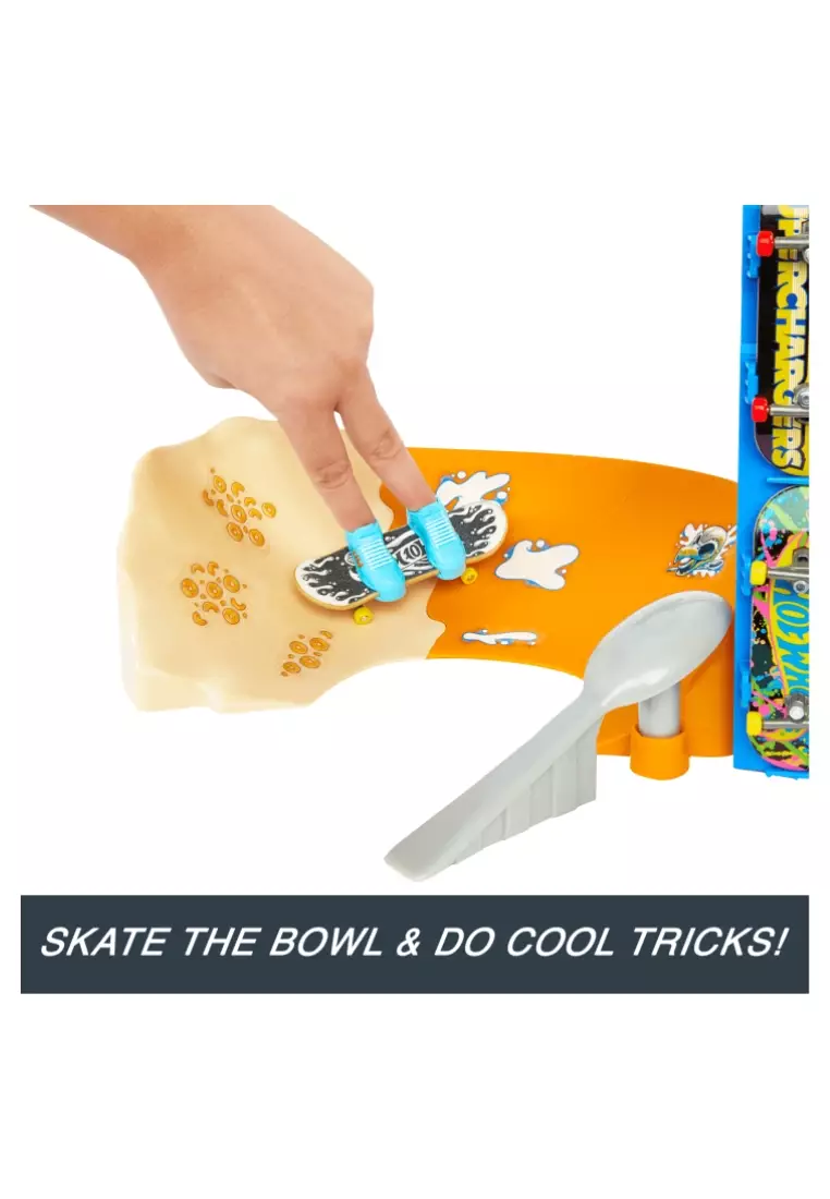 Hot Wheels Skate Tony Hawk Cereal Skate Bowl Fingerboard Set With 1 Exclusive Board & Pair Of Skate Shoes