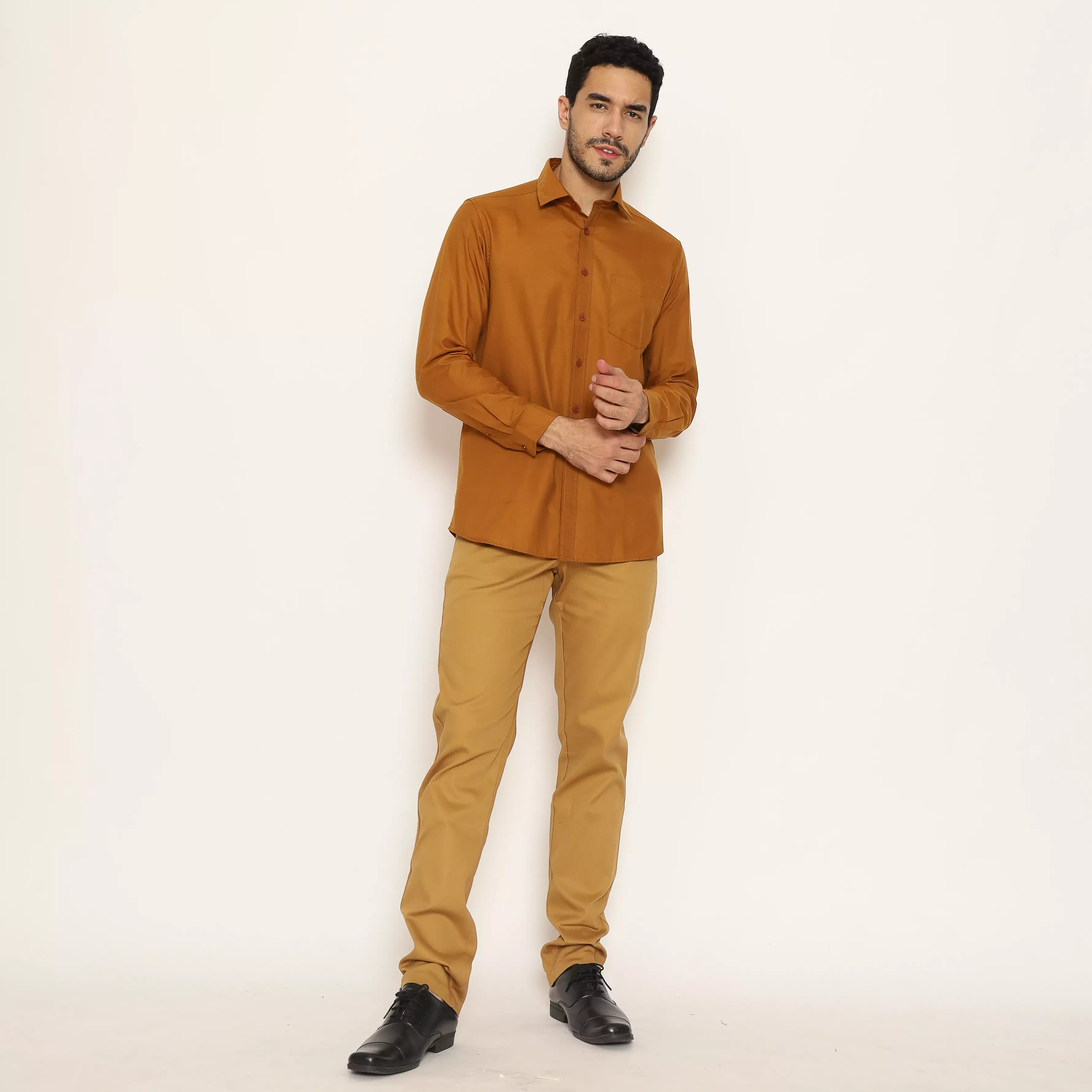 Schoeller Kemeja Pria Lengan Panjang Polos Warna Ginger – S.9-KCLSF-O101-CTN