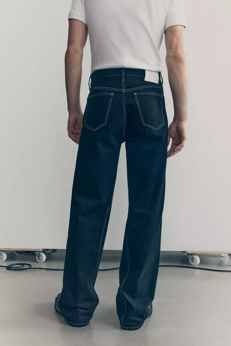 Loose Twisted Jeans