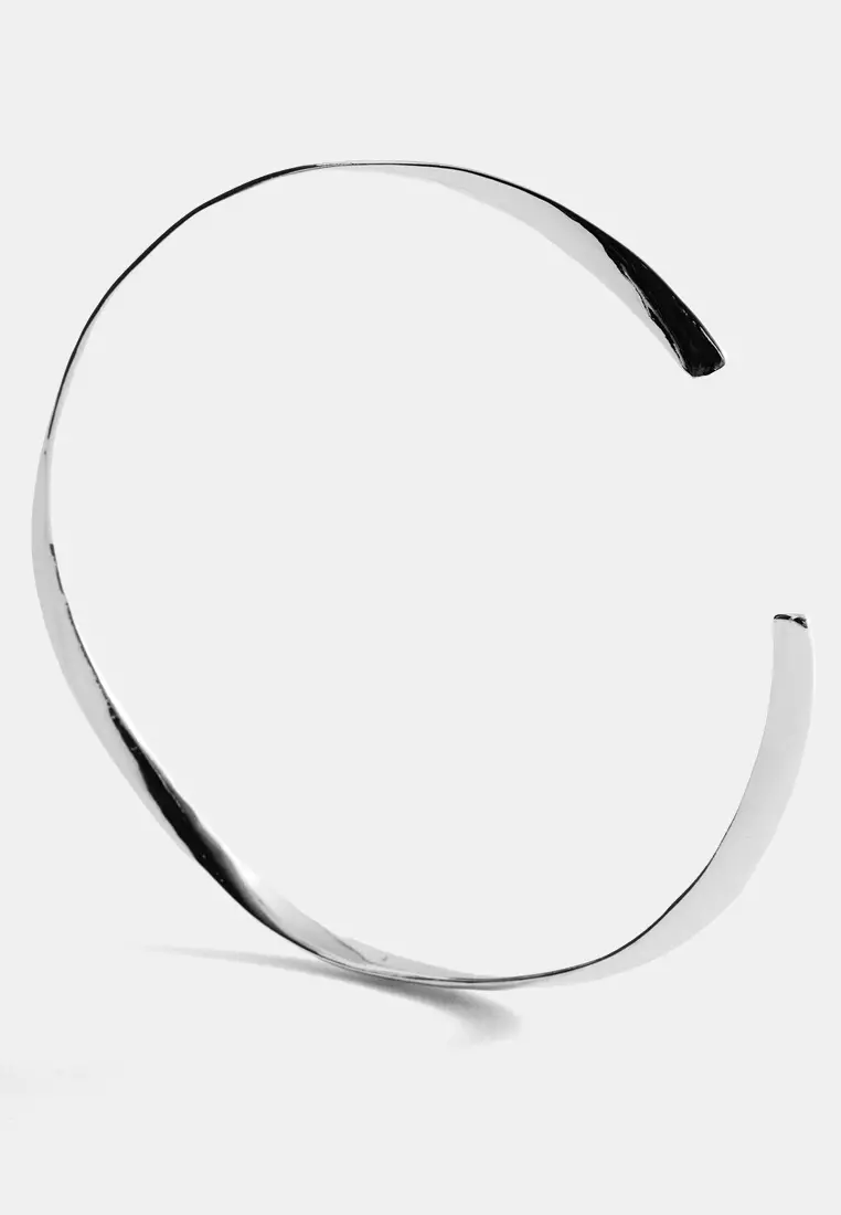 Rigid Choker Necklace