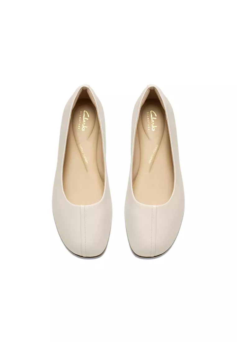 Womens Livia Lily Ballerina - Cream Leather