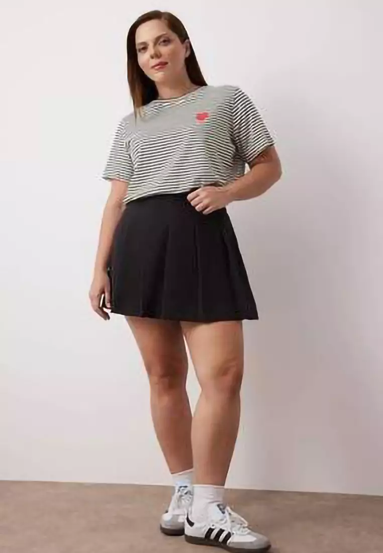 Black Heart Embroidered Regular/Normal Fit Knitted T-Shirt Tbbss25Bf00083