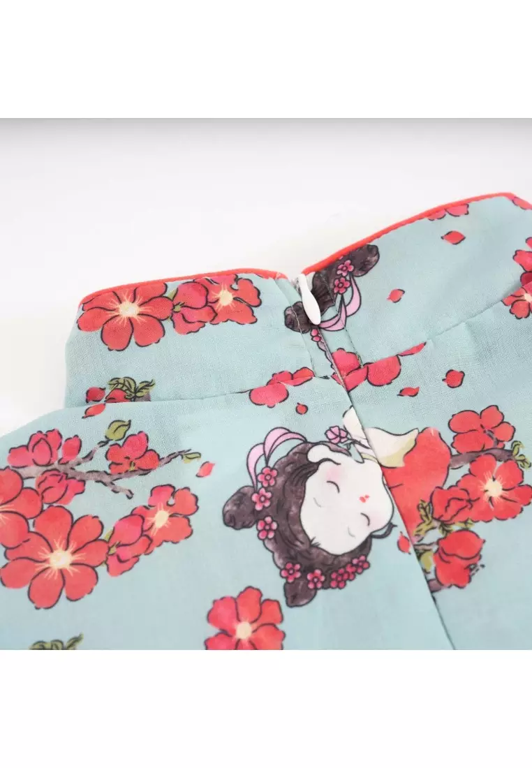 小女孩在紅梅花中跳舞嬰幼兒女童旗袍裝連衣裙0853