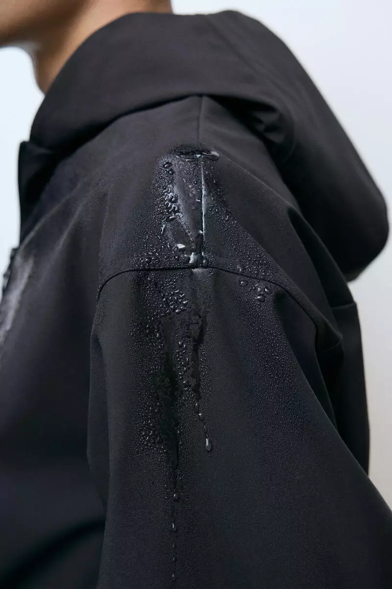 Sports jacket with StormMove™