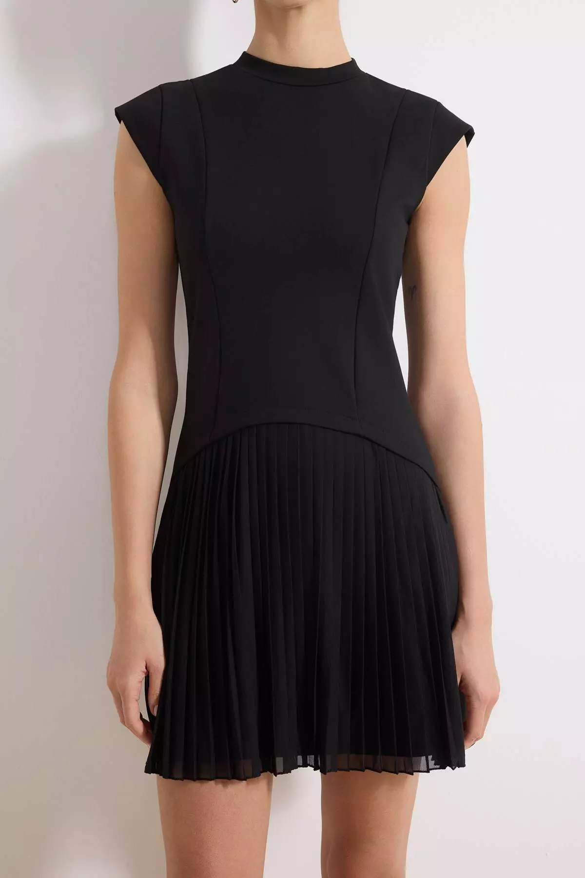 Black Plain Skater Crew Neck Low Shoulder Sleeveless Mini Interlock A Lined Knitted Dress Twoss26El147