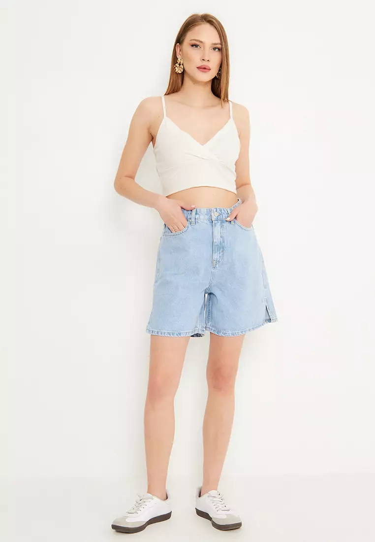 Light Blue Leg Slit Detail Regular Waist Denim Bermuda TWOSS25SR00148