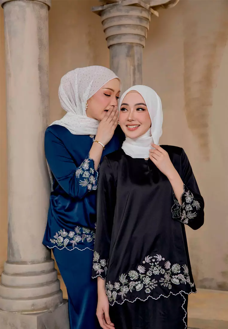 Suri Luxe Embroidery Baju Kurung Kedah Satin with Skirt Belah Selisih
