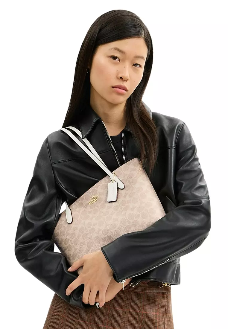 Fiona Zip Tote Bag In Signature Canvas - Sand/White