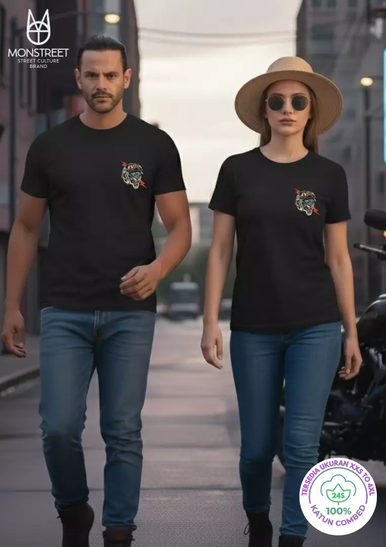 Monstreet Kaos Katun Combed 24S Grafis Reguler Fit Hitam Tshirt UTR219 Cotton Combed 24S Graphic Tshirt Regular Fit Black Tshirt