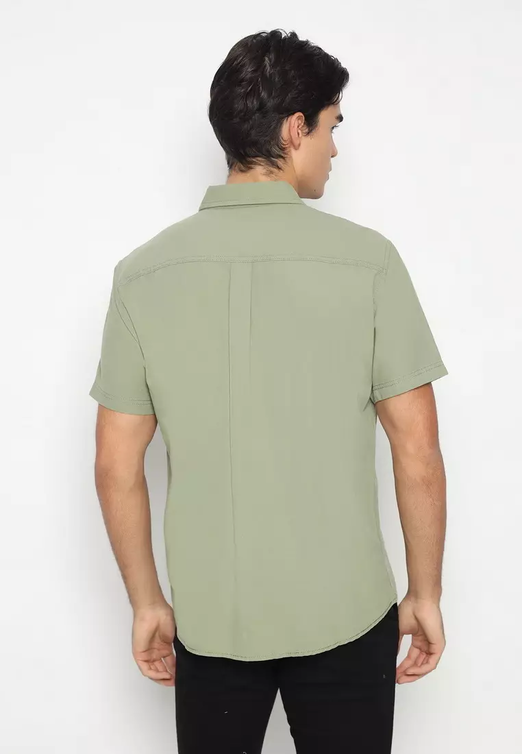 POLICE Kemeja Polos Cotton Hijau Regular Fit Pria