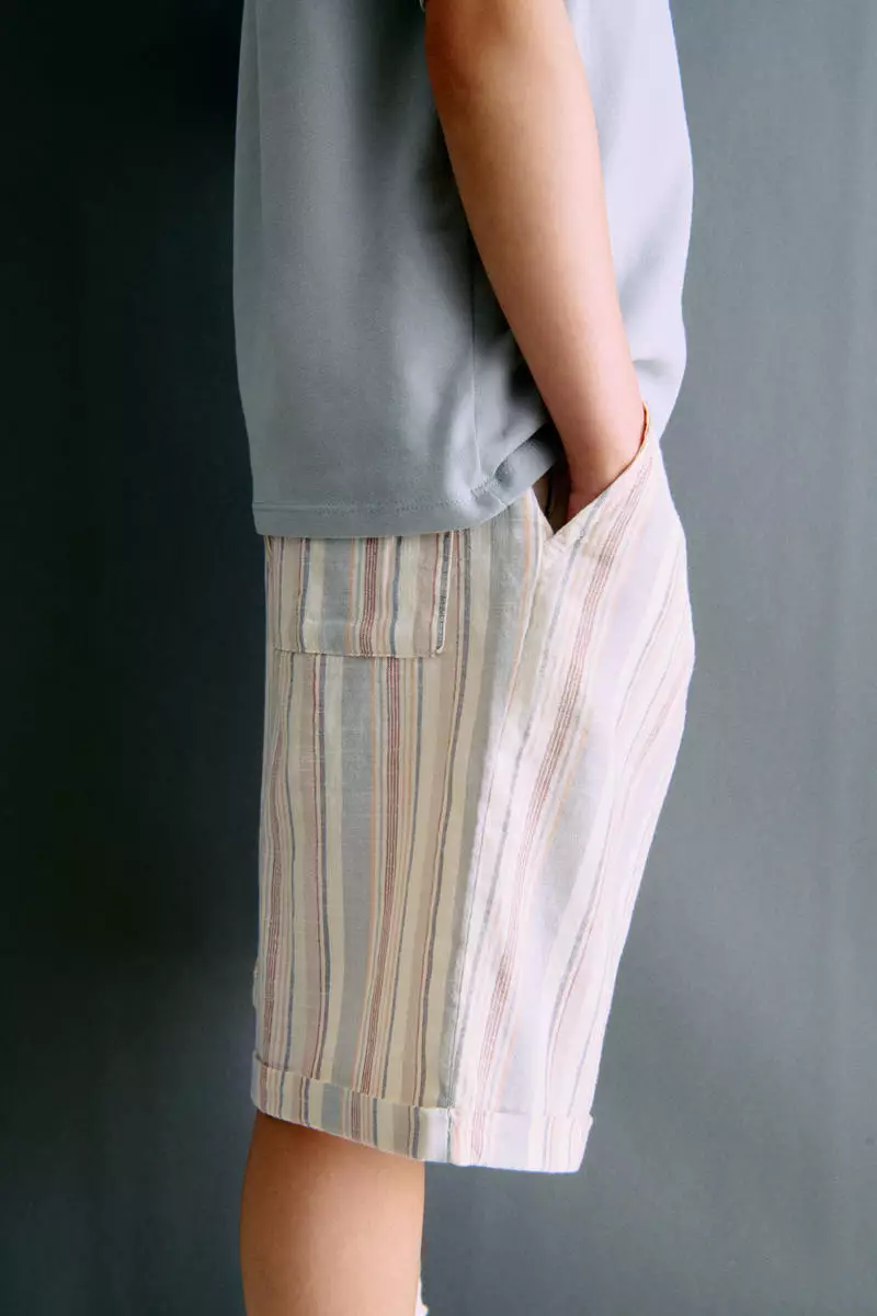 Knee-length cotton shorts