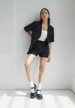 Hitam